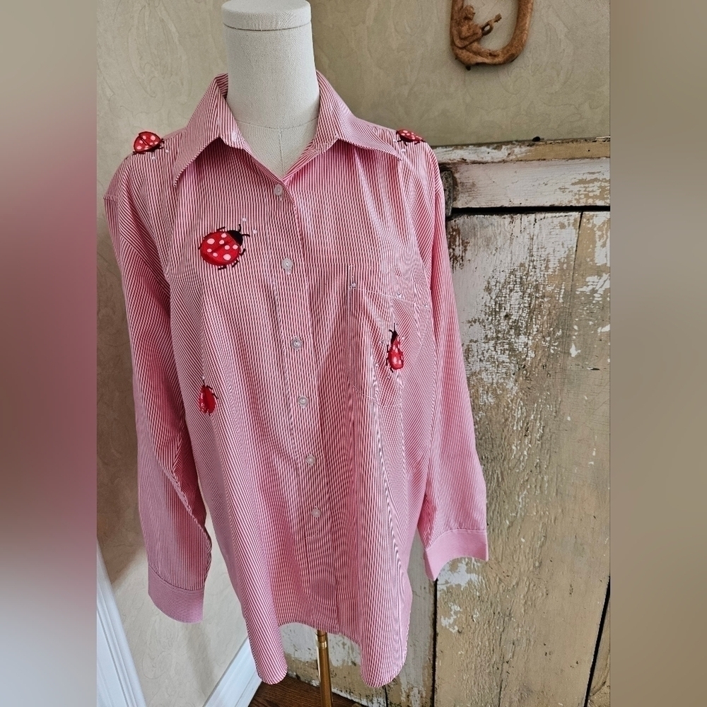 Vintage Fabrizio by Afiva Rhinestones & Ladybugs Red/White Stripe Button Down-M